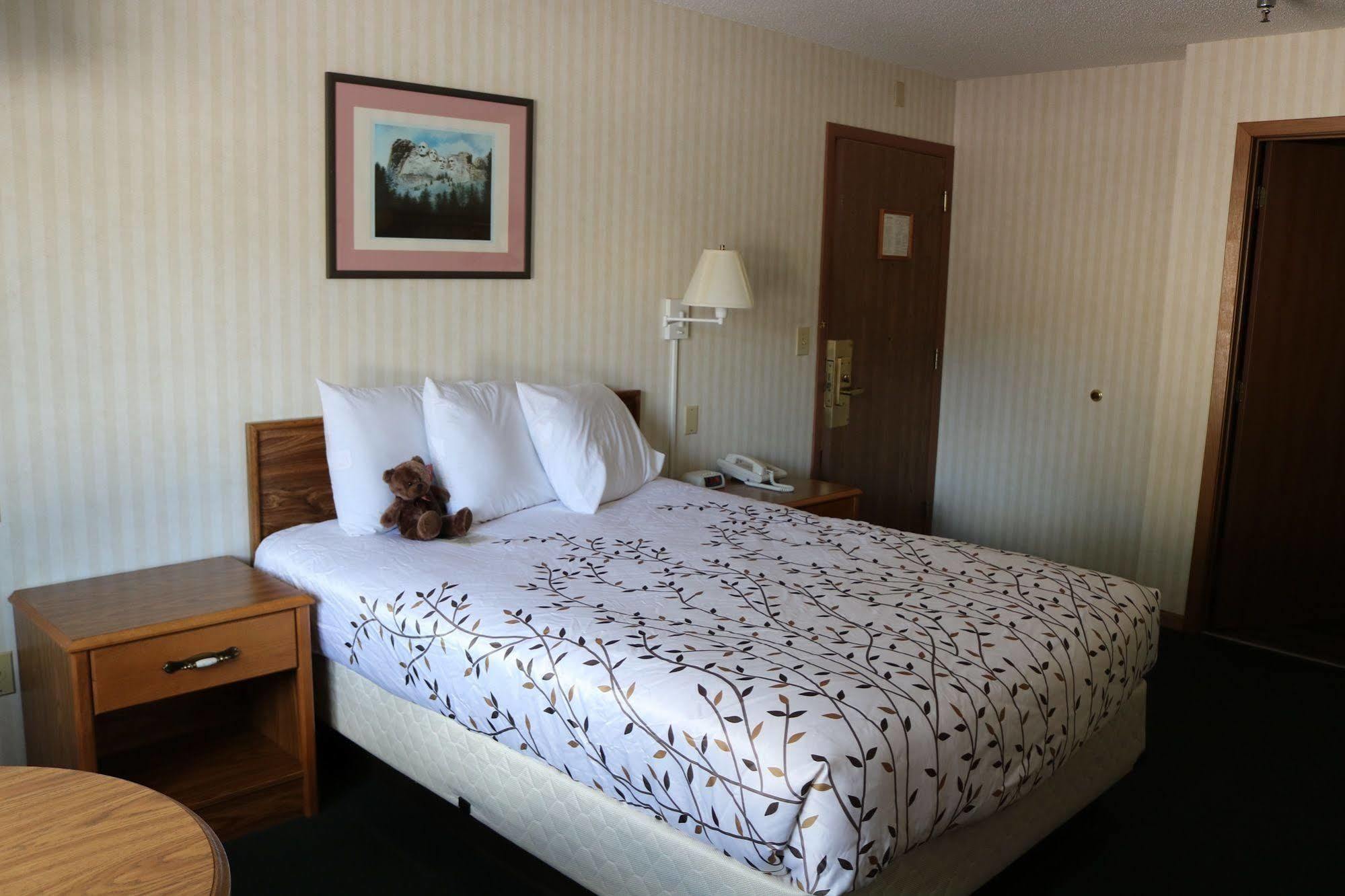 Roosevelt Inn Mount Rushmore Кийстоун Екстериор снимка