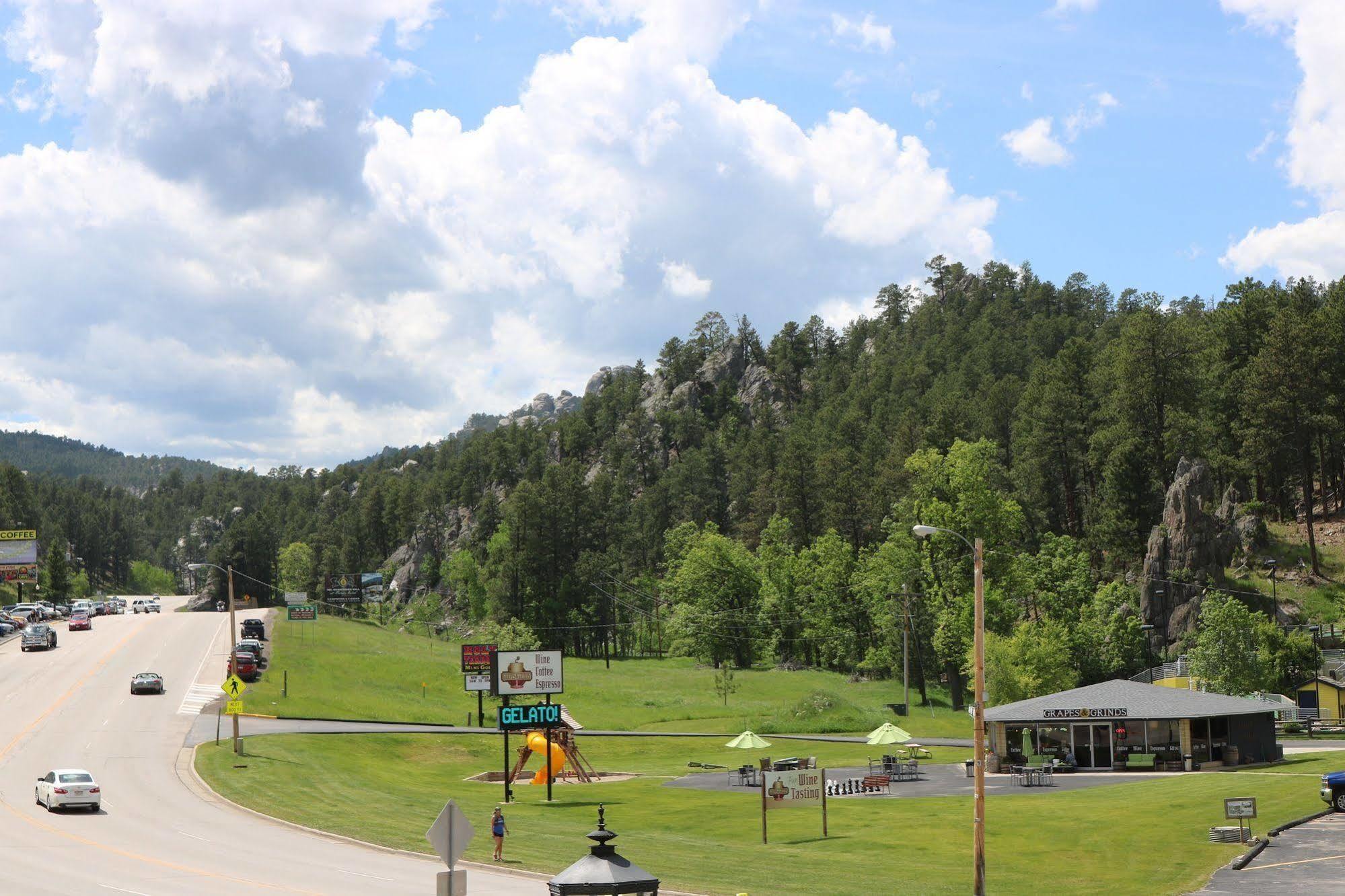 Roosevelt Inn Mount Rushmore Кийстоун Екстериор снимка